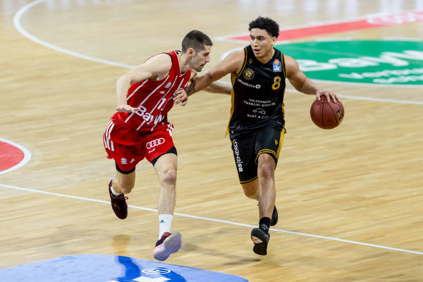 力纽卡斯尔 力纽卡斯尔